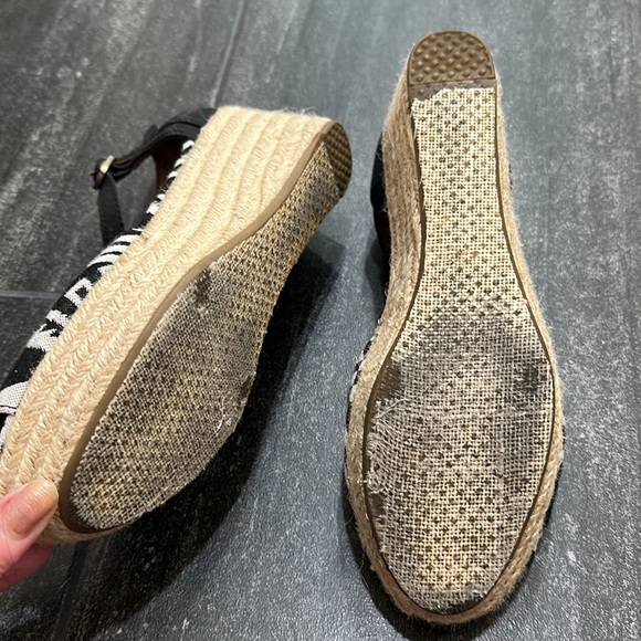 TOMS Platform Wedge Black & White Sandal Size 7.5 - Picture 5 of 5